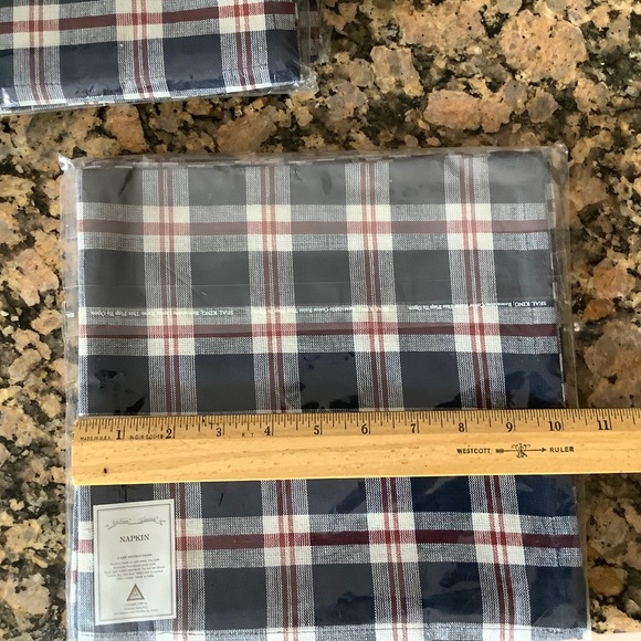12 NIP Red White Blue Plaid Fabric Napkins πΊπΈ - Picture 3 of 4
